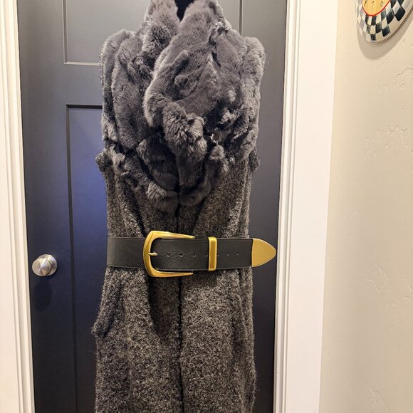 LINDA RICHARDS GENUINE RABBIT FUR AND KNIT VEST - Picture 3 of 9